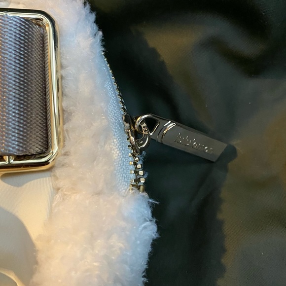 Lululemon Everywhere Fleece Belt Bag - Ivory - Picture 5 of 6